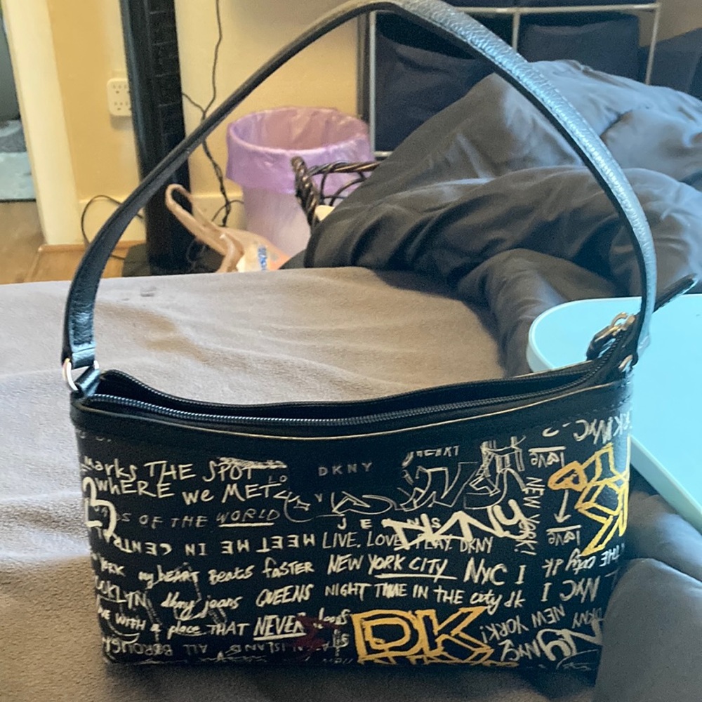 Dkny purse in great shape